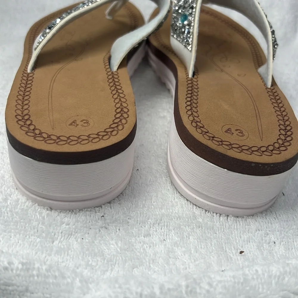 Embellished Women's Sandals - Picture 3 of 4